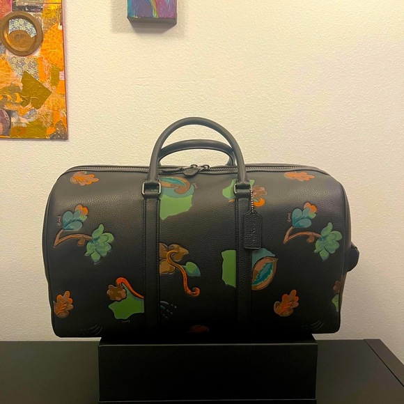 NWT Large Coach Duffel With Beautiful Dreamy Leaves Print 🍃🍂🍁🍃🍂 - Picture 1 of 5